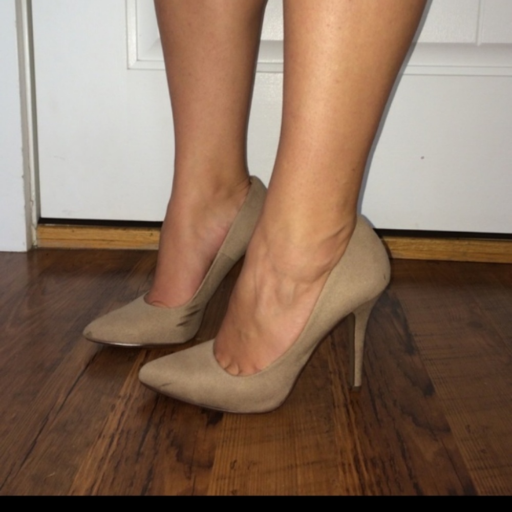 Nude heel 8.5 reposhing